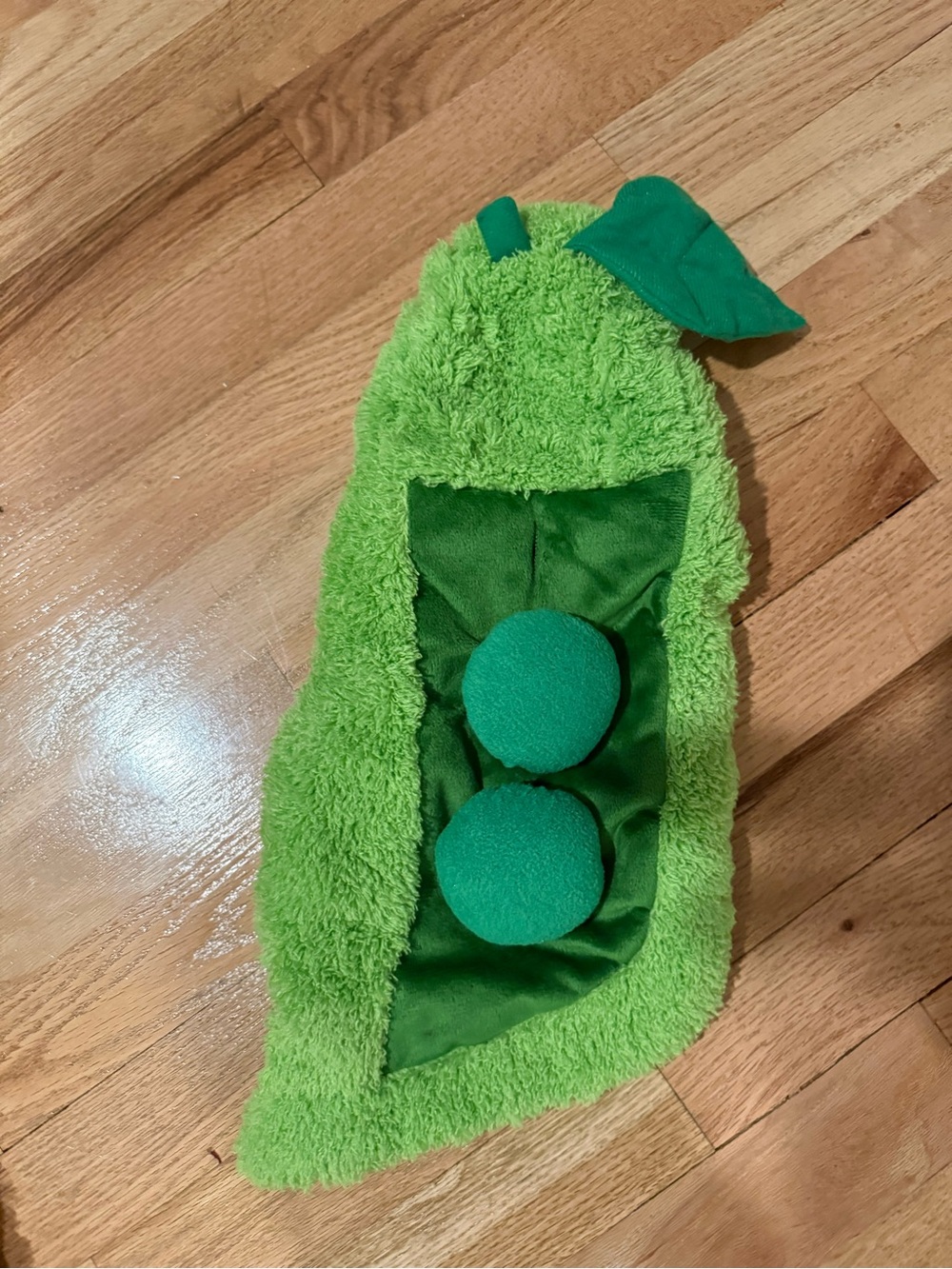 Halloween pet Green Pea Pod Pet Costume - Plush Pea Pod Dress-Up